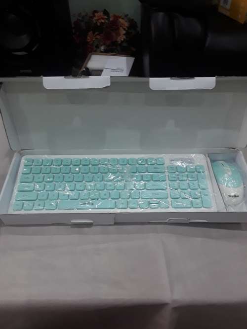 WIRELESS KEYBOARD AND MOUSE