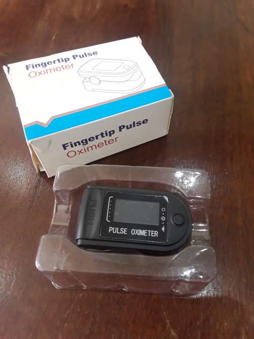 FINGERTIP PULSE OXIMETER