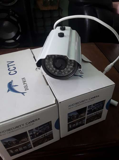 8 CHANNELS AHD DVR WITH 2 x5,O MP CAMERAS,POWER SUPPLY AND MOUSE