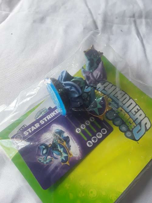 10 X SKYLANDERS FIGURES(WITH CARDS AND STICKERS)ONE BID FOR ALL