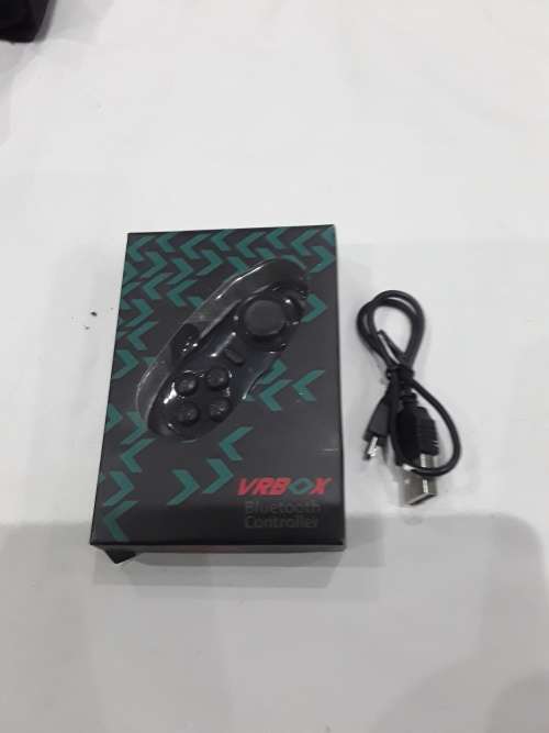 VR BOX (SUPERQUICK TYRES) INCLUDES BLUETOOTH CONTROLLER-UNWANTED GIFT