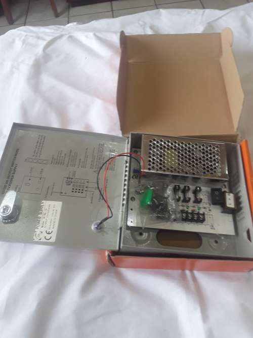 12 VDC 4/6 OUTPUT SWITCH MODE CCTV POWER SUPPLY