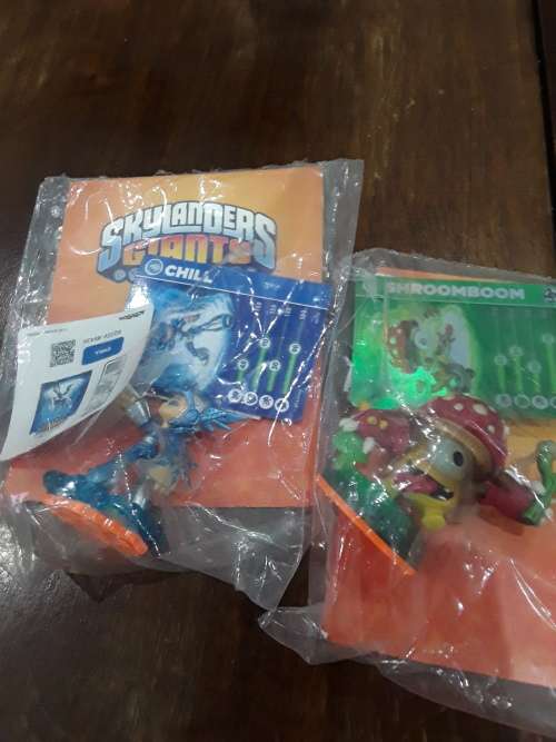 10 X SKYLANDERS FIGURES WITH CARD AND STICKERS (ONE BID FOR ALL)