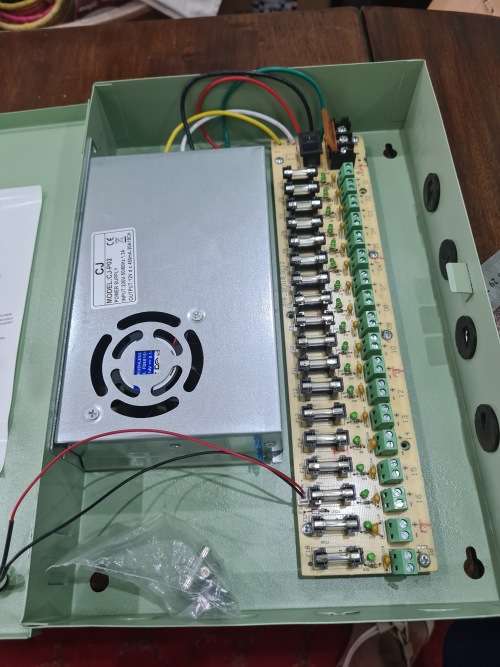 12 VDC,18 OUTPUT SWITCH MODE CCTV POWER SUPPLY