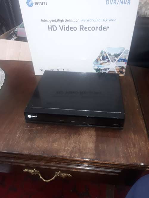 8 CHANNELS AHD  DVR,INCLUDING POWER SUPPLY AND MOUSE