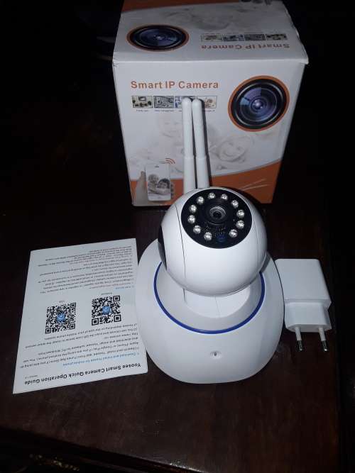 WIRELESS SECURITY IP CAMERA WITH DUAL ANTENNA