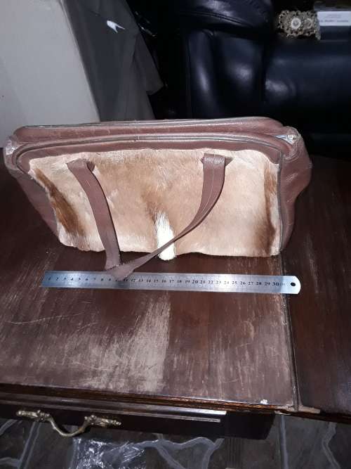 LADIES LEATHER AND ANIMAL SKIN HANDBAG