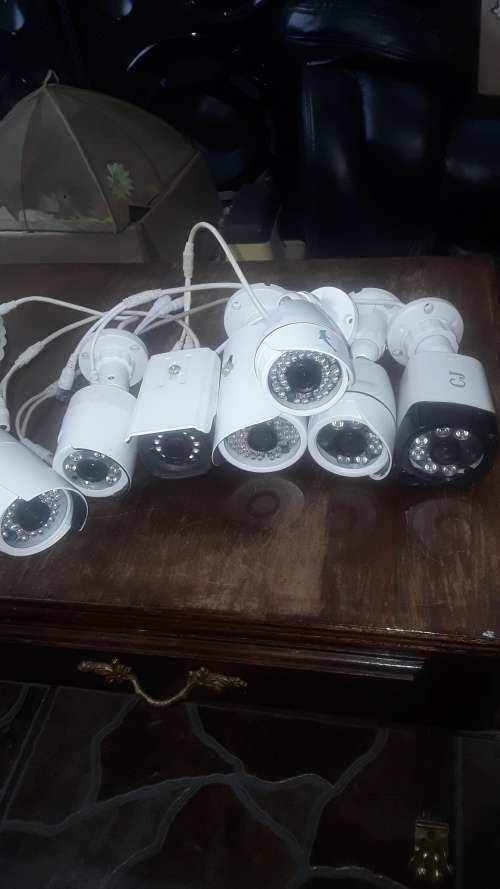 JOBLOT 7 PIECES OF CCTV CAMERAS(ONE BID FOR ALL)