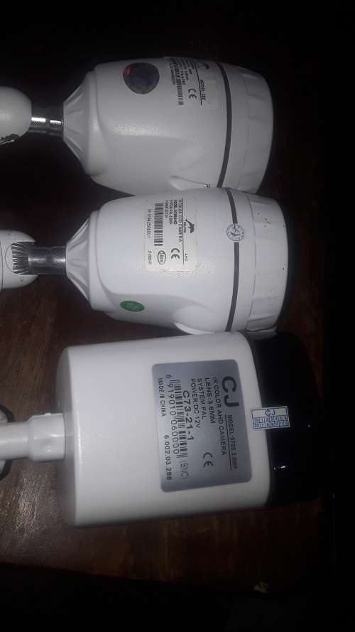 JOBLOT 7 PIECES OF CCTV CAMERAS(ONE BID FOR ALL)
