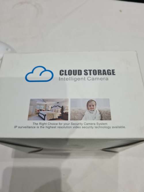 CLOUD STORAGE IP CAMERA WITH POWER SUPPLY
