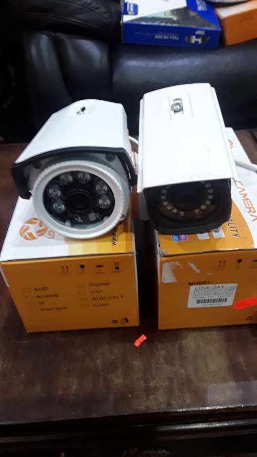 2 X AHD 1080P COLOR CAMERAS(ONE BID FOR BOTH)INCLUDES BRACKETS