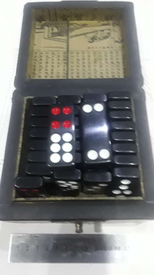 ANTIQUE CHINESE DOMINO PACK IN ORIGINAL BOX