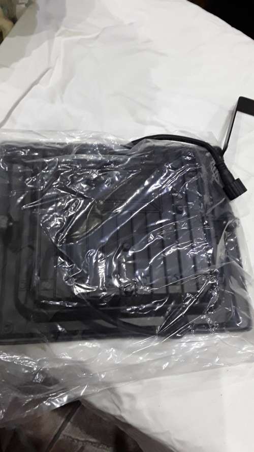 REMOTE CONTROLLED LED SOLAR FLOOD LIGHT)(40W)