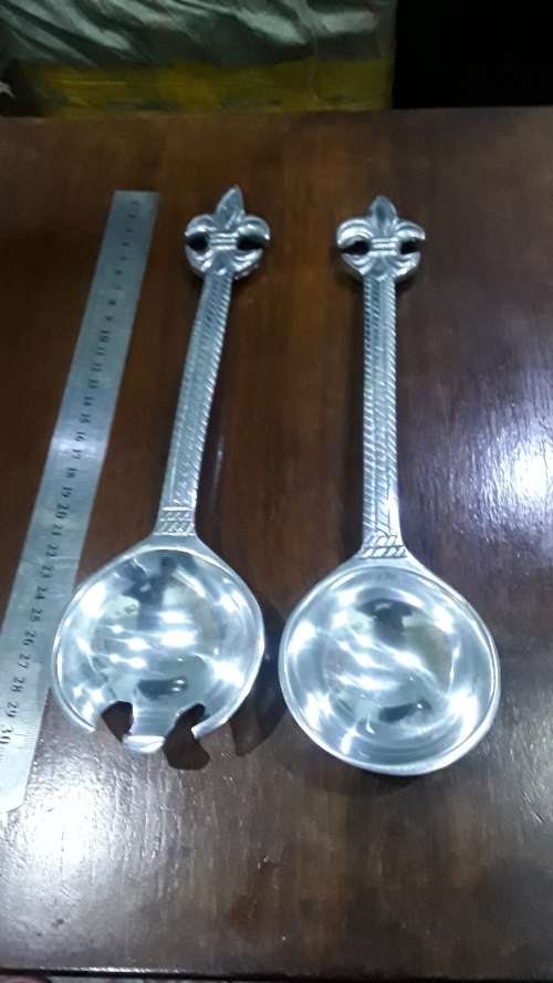 SET OF 2 CARROL BOYES STYLE SERVER SPOONS(MINT CONDITION)