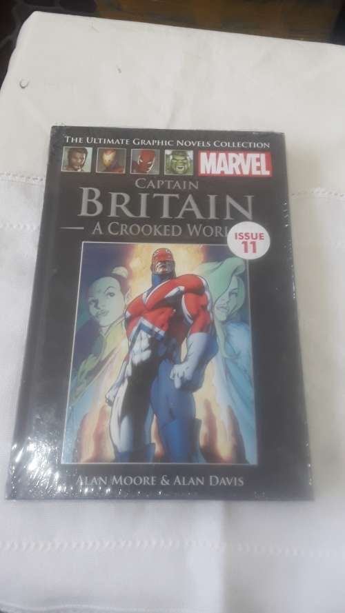 MARVEL SUPERHEROES HARDCOVER COMIC (CAPTAIN BRITAIN)