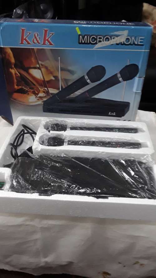 WIRELESS MICROPHONE AND RECEIVER