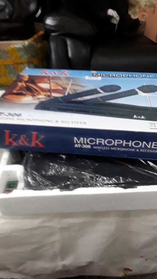 WIRELESS MICROPHONE AND RECEIVER