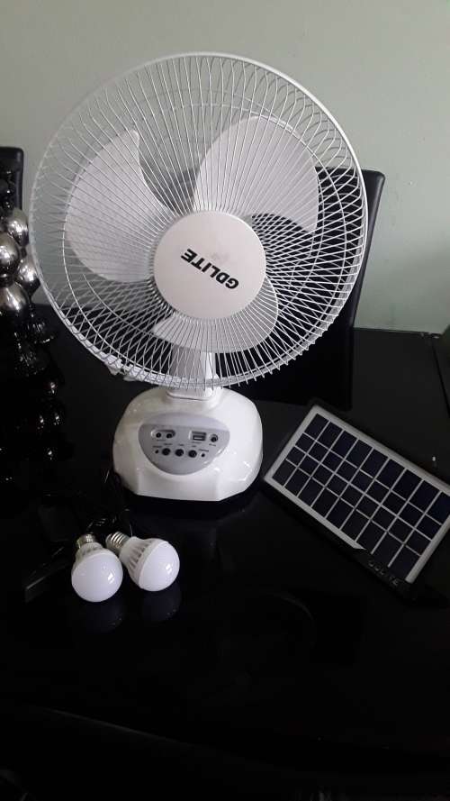 LED SOLAR POWERED FAN AND LIGHTS(SOLAR PANEL,BATTERY,2 LIGHTS AND FAN)