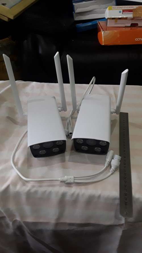 SET OF 2 IP CAMERAS (ONE BID FOR BOTH)