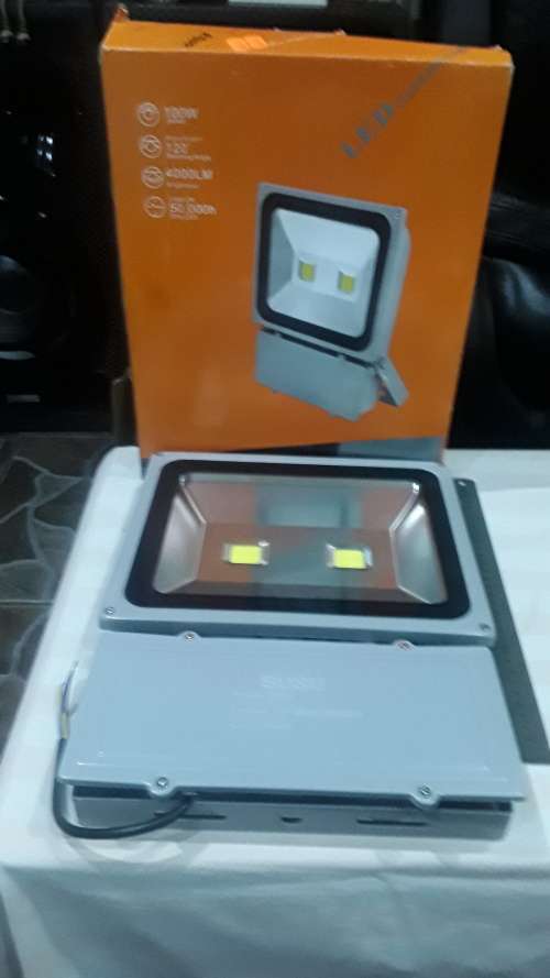 100 WATTS KED OUTDOOR LIGHTS