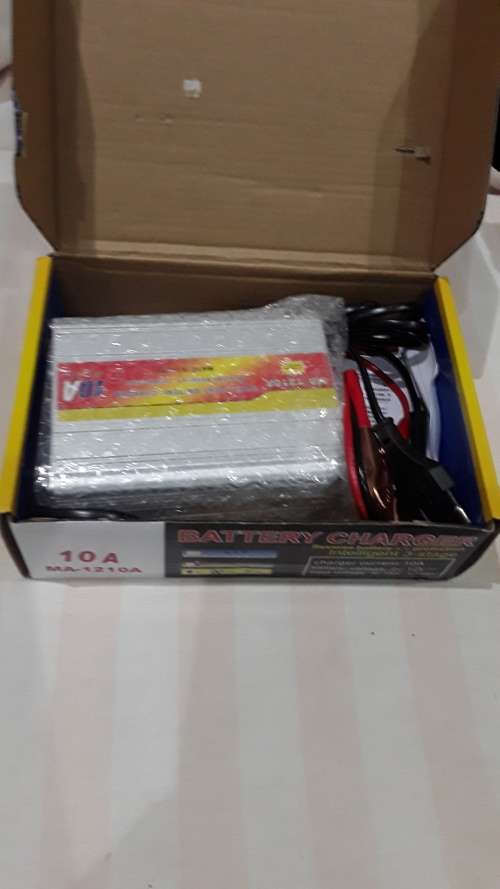 10 AMP BATTERY CHARGER
