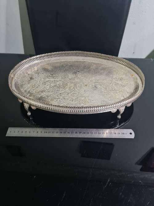 OVAL SILVERPLATED TRAY WITH FEET(STAND)