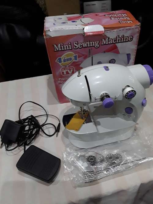 MINI SEWING MACHINE