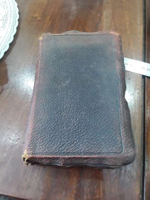 ANTIQUE ENGLISH HOLY BIBLE(1800`S)