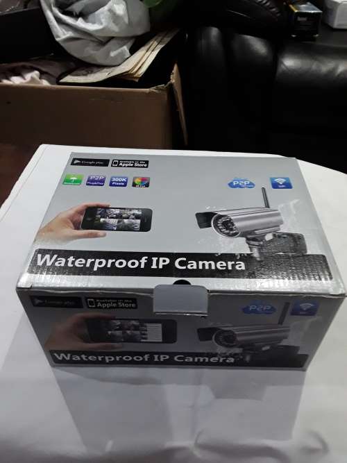 WATERPROOF IP WIFI CAMERA(P2P-300K PIXELS)COMPLETE WITH SOFTWARE