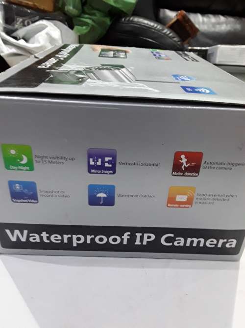 WATERPROOF IP WIFI CAMERA(P2P-300K PIXELS)COMPLETE WITH SOFTWARE