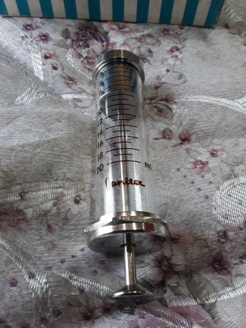 MADE IN SWITZERLAND VINTAGE ORIGINAL RECORD MEDICAL 20ML SYRINGE (UNUSED IN ORIGINAL WRAPPING)