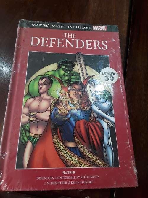 MARVEL SUPERHERO`S HARDCOVER COMIC(THE DEFENDERS)