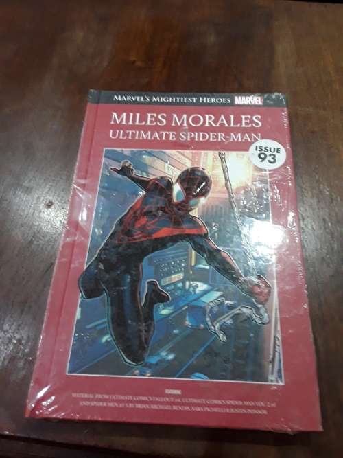 MARVEL SUPERHERO`S HARDCOVER COMIC(MILES MORALES)ULTIMATE SPIDERMAN