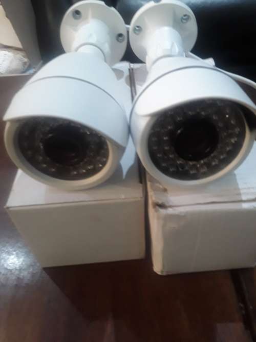 SET OF 2 AHD COLOR CAMERAS (2.0MP)