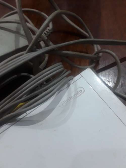 NINTENDO WII CONSOLE WITH POWER SUPPLY AND 1 REMOTE