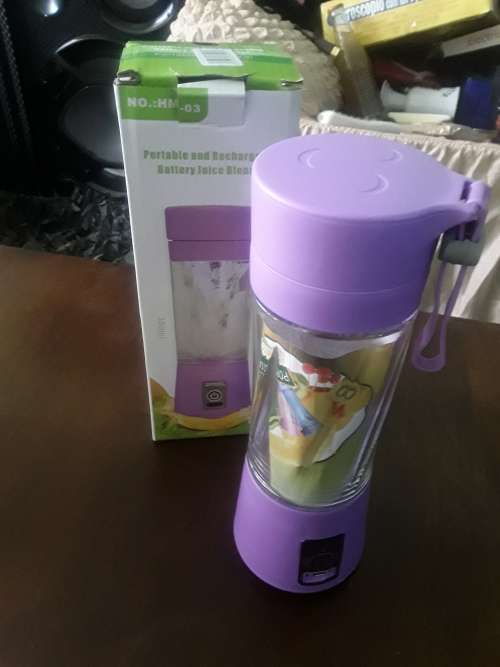 PORTABLE, RECHARGEABLE BATTERY JUICE BLENDER