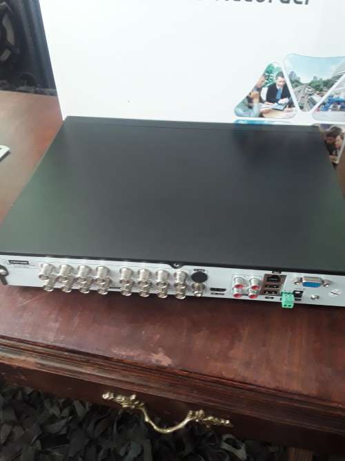 16 CHANNELS DVR/NVR INCLUDING POWER SUPPLY AND MOUSE (REMOTE VIEWING)