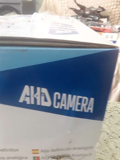 8 CHANNELS DVR KIT WITH INTERNETand5G PHONE VIEWING)DVR,8 CAMERAS,POWER SUPPLY AND ALL CABLES