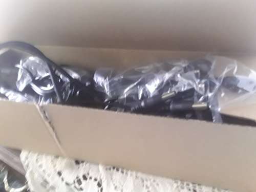 8 CHANNELS DVR KIT WITH INTERNETand5G PHONE VIEWING)DVR,8 CAMERAS,POWER SUPPLY AND ALL CABLES