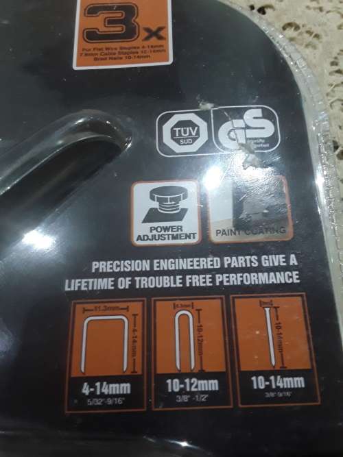 STAPLE GUN(HIGH QUALITY)WITH STAPLES