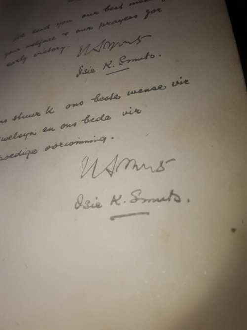 1943 WOODEN COVER BIBLE WITH ORIGINAL SIGNATURE OF ISSIE K SMUTS