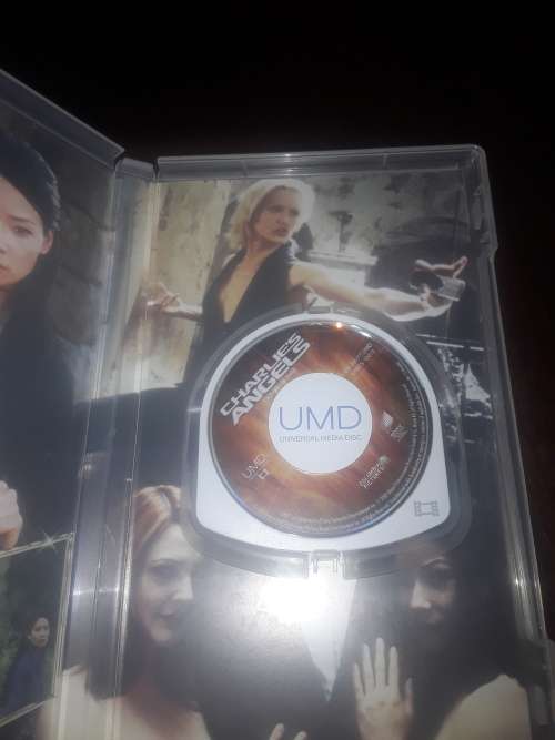 CHARLIES ANGELS GAME DISC FOR PSP(MINT CONDITION)