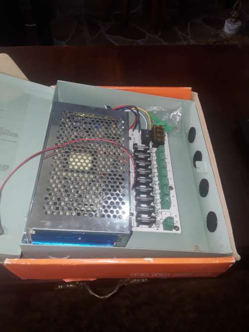 12 VDC,9 OUTPUT SWITCH MODE CCTV POWER SUPPLY