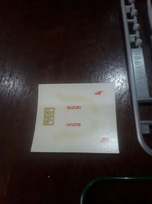 SUZUKI GT 750(1/24 SCALE)TO BUILD(UNBUILT)