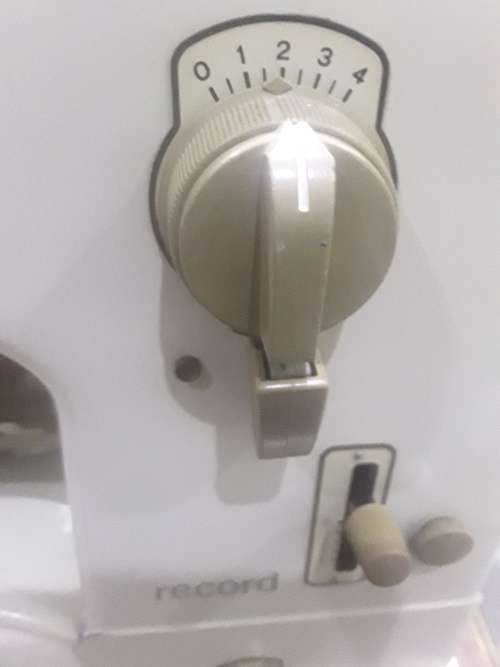 VINTAGE BERNINA  730 RECORD SEWING MACHINE IN COMPATIBLE SUITCASE(WITH ALL ASSC.)WORKS LIKE A BOMB