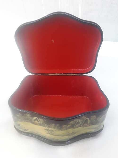 VINTAGE WOODEN JEWELRY BOX