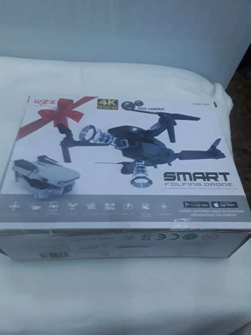 4 K ULTRA HD FOLDING DRONE WITH 2 CAMERAS