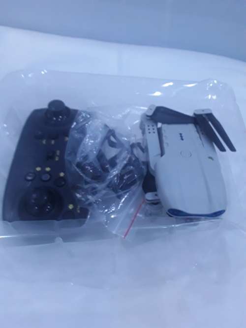 4 K ULTRA HD FOLDING DRONE WITH 2 CAMERAS