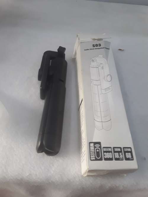 SELFIE STICK INTERGRATED TRIPOD