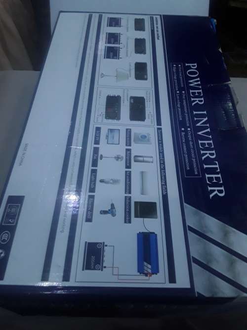 4000 WATTS PURE SINEWAVE POWER INVERTER(12 V)